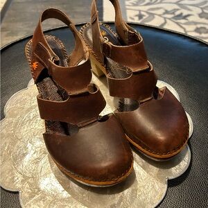 Art Company **Brown Leather Slingback Heeled Shoes